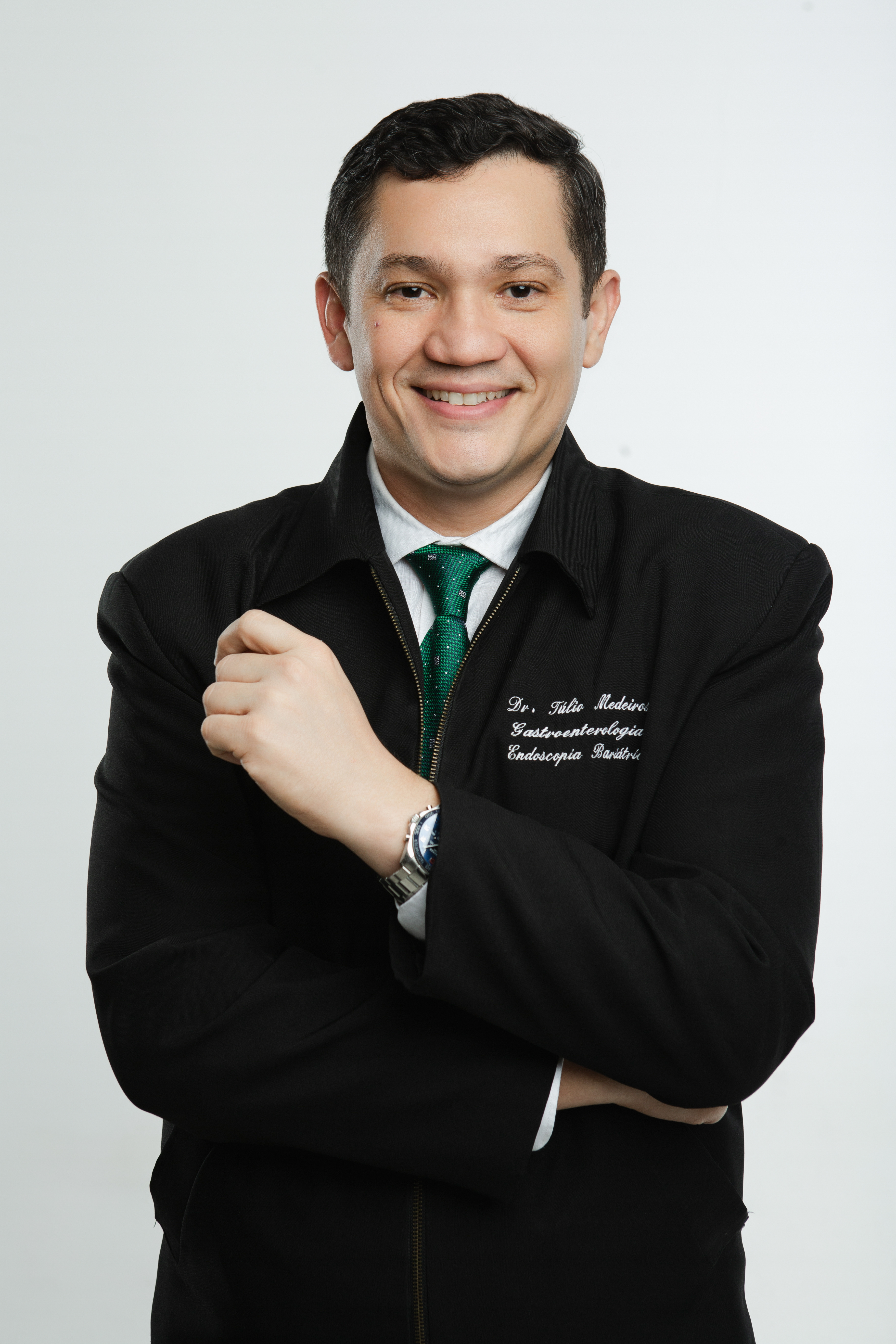 Dr. Túlio Medeiros em ambiente clínico